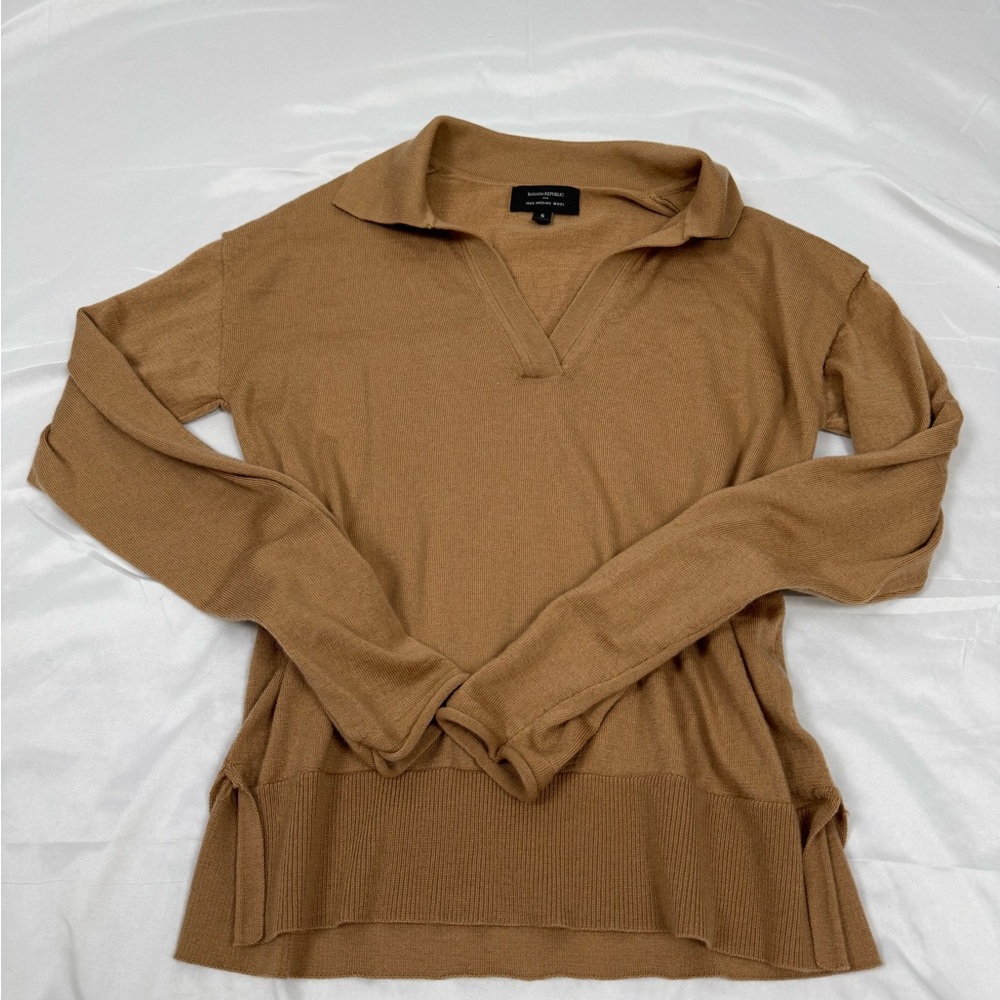 Banana Republic 100% Wool Sweater Women Small Tan Collared V Neck Lightweight